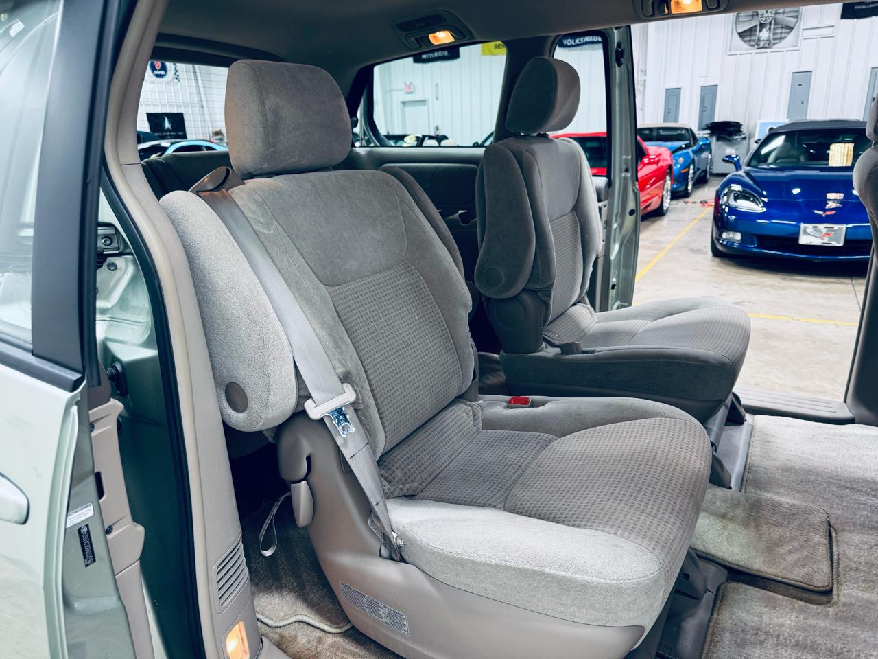 Toyota Sienna 5dr CE FWD 7-Passenger (Natl) 2006