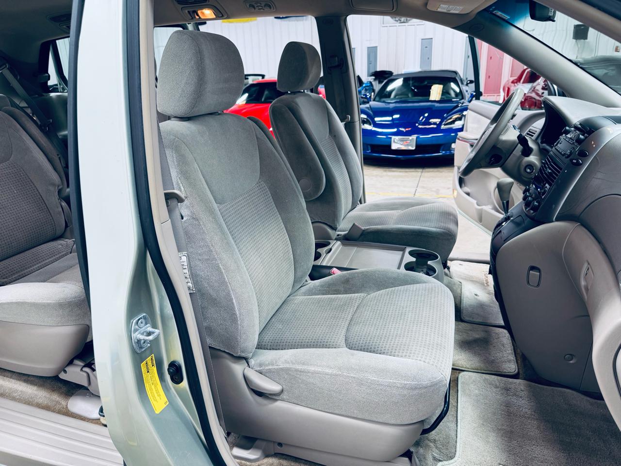 Toyota Sienna 5dr CE FWD 7-Passenger (Natl) 2006