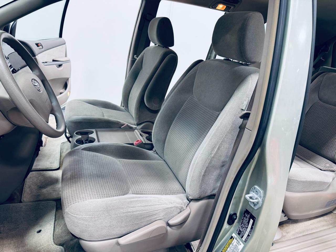 Toyota Sienna 5dr CE FWD 7-Passenger (Natl) 2006