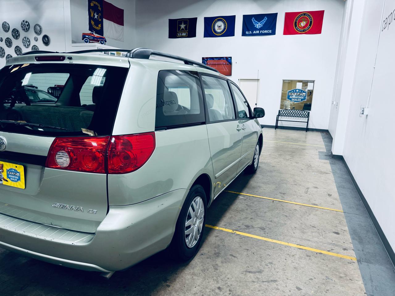 Toyota Sienna 5dr CE FWD 7-Passenger (Natl) 2006