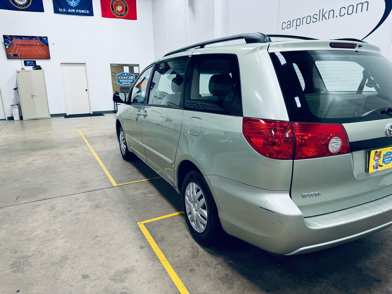 Toyota Sienna 5dr CE FWD 7-Passenger (Natl) 2006