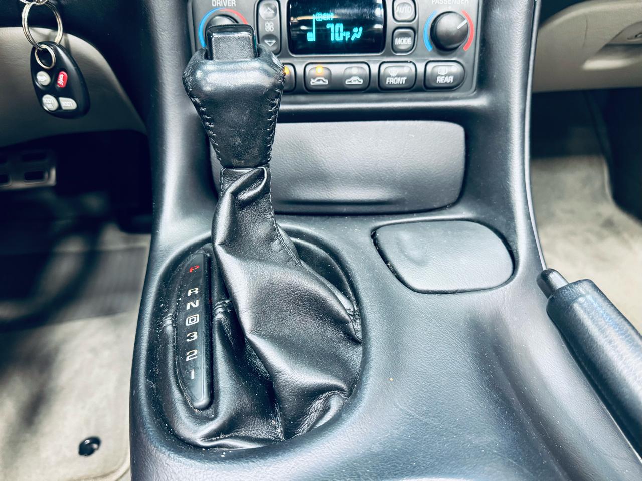 Chevrolet Corvette 2dr Cpe 2004