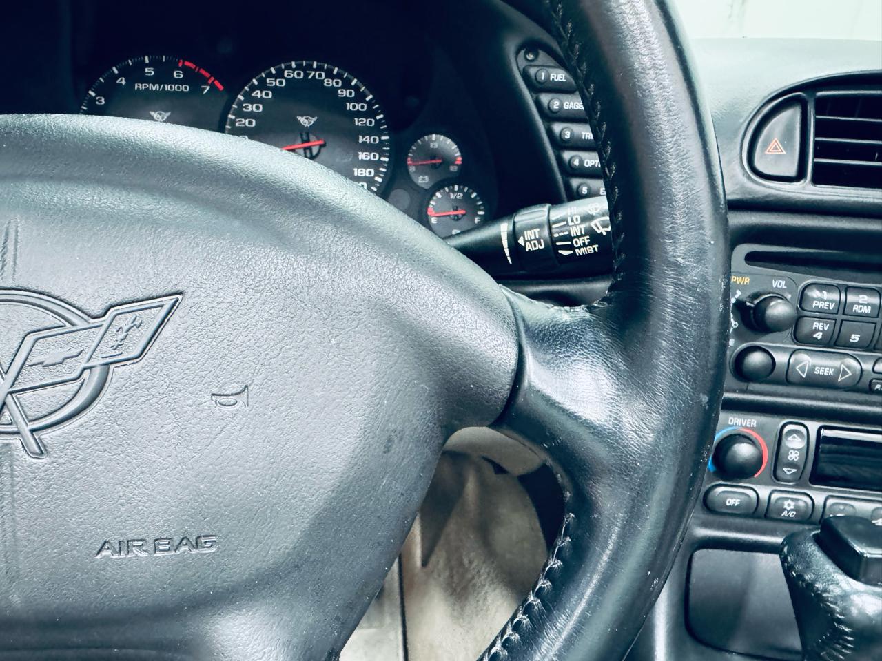 Chevrolet Corvette 2dr Cpe 2004