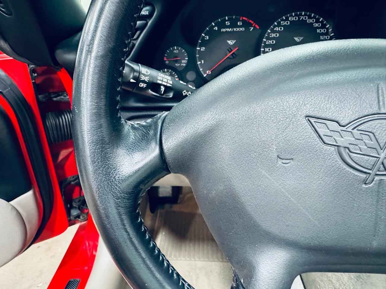 Chevrolet Corvette 2dr Cpe 2004