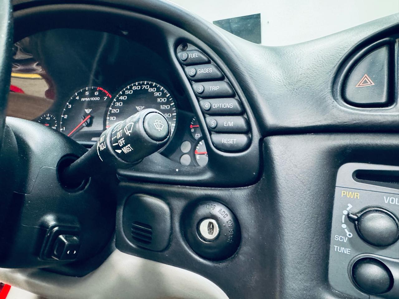 Chevrolet Corvette 2dr Cpe 2004