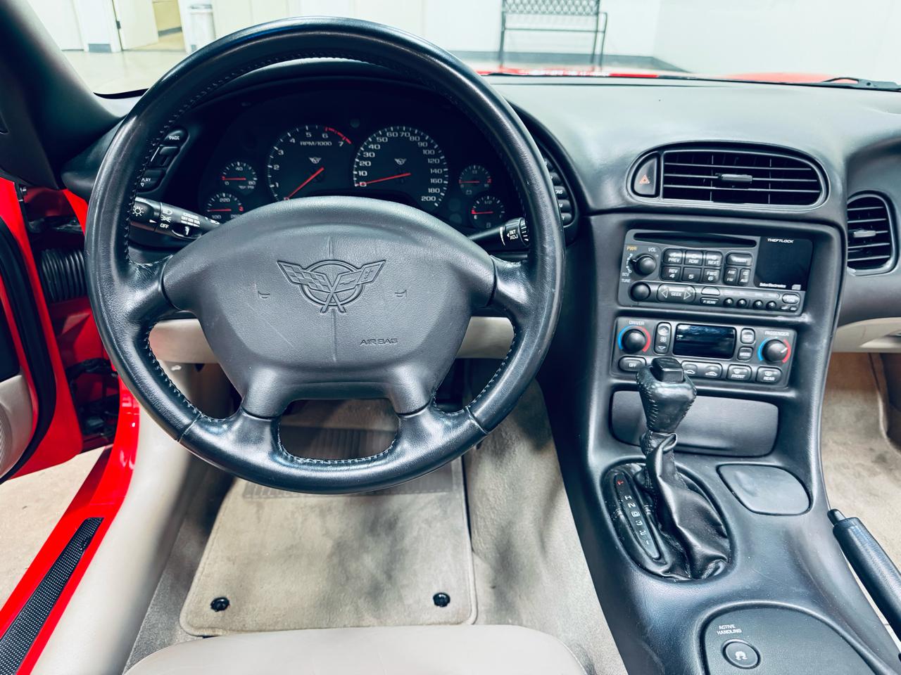 Chevrolet Corvette 2dr Cpe 2004