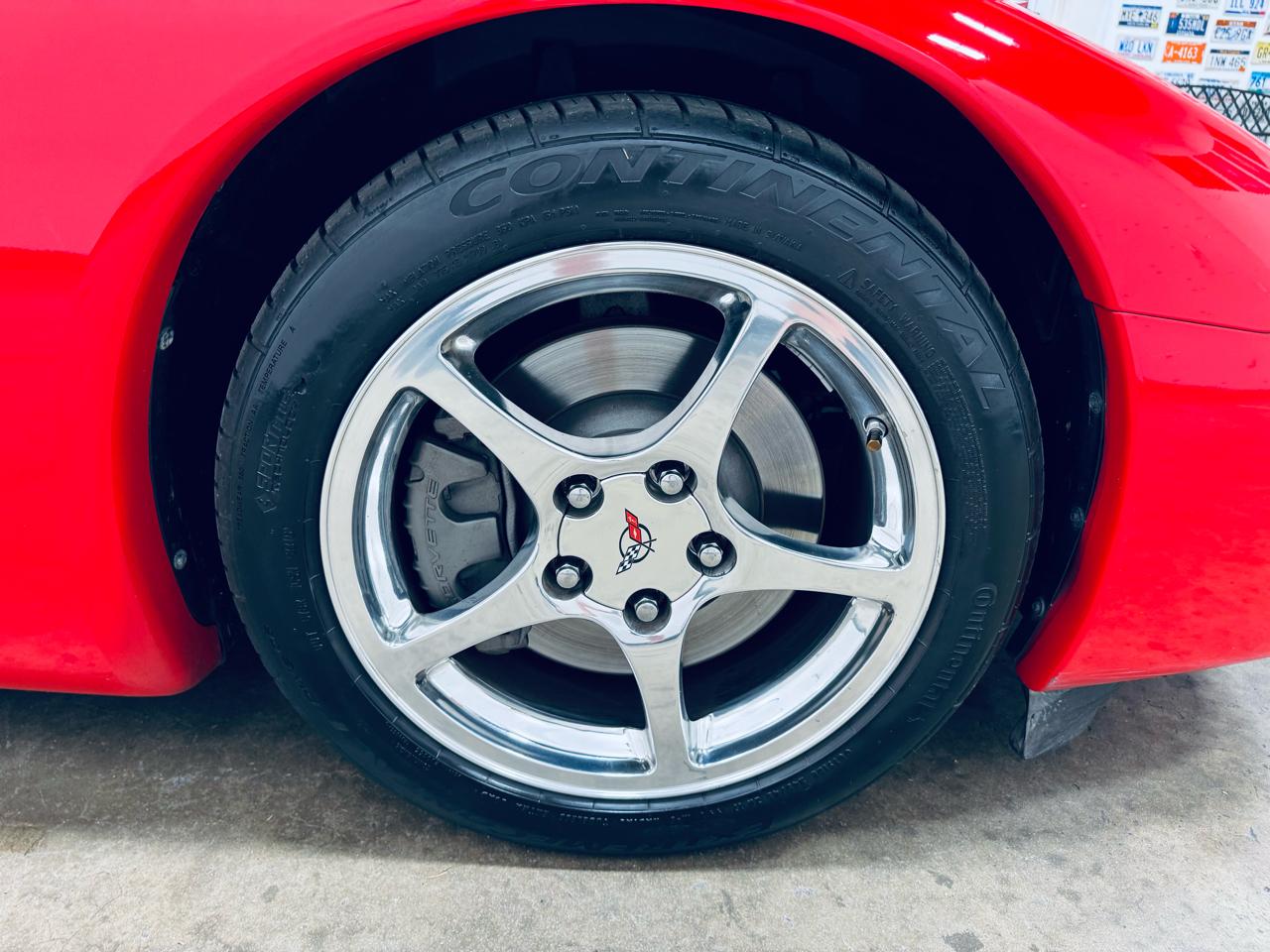 Chevrolet Corvette 2dr Cpe 2004