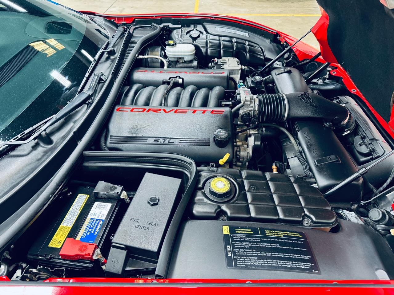 Chevrolet Corvette 2dr Cpe 2004