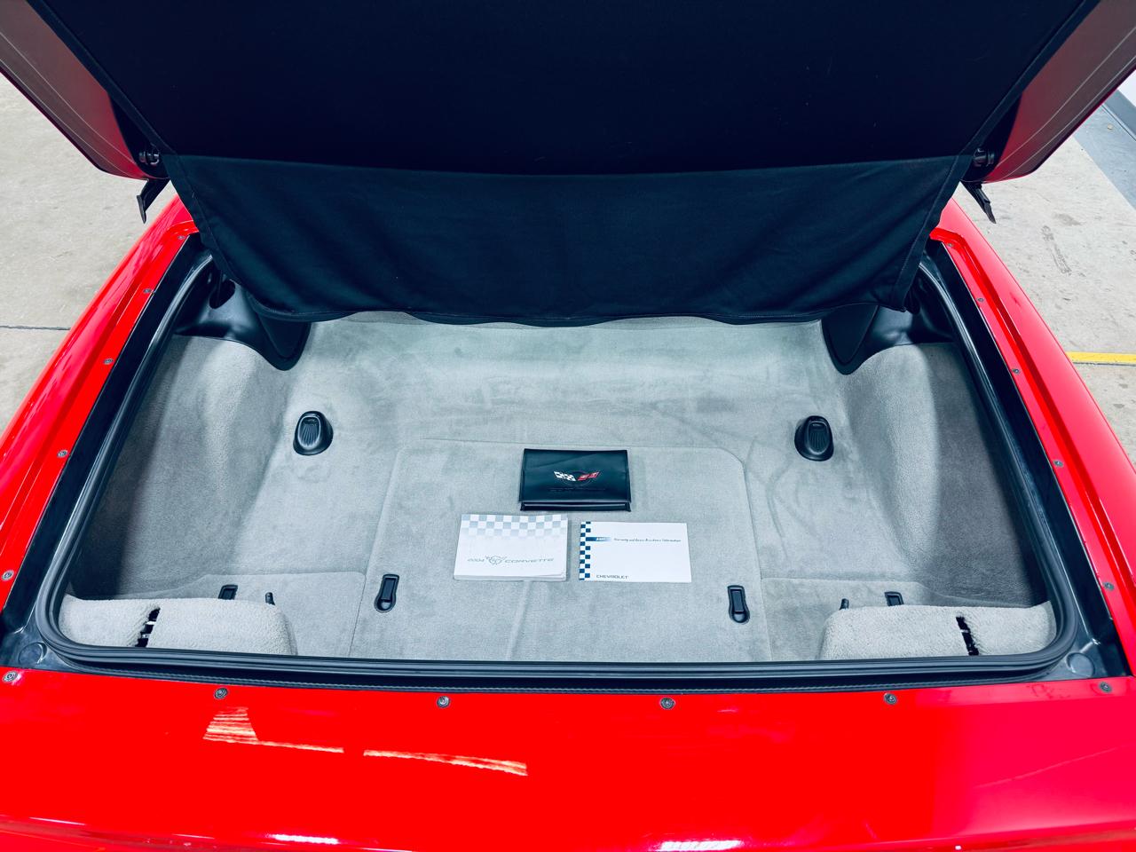 Chevrolet Corvette 2dr Cpe 2004