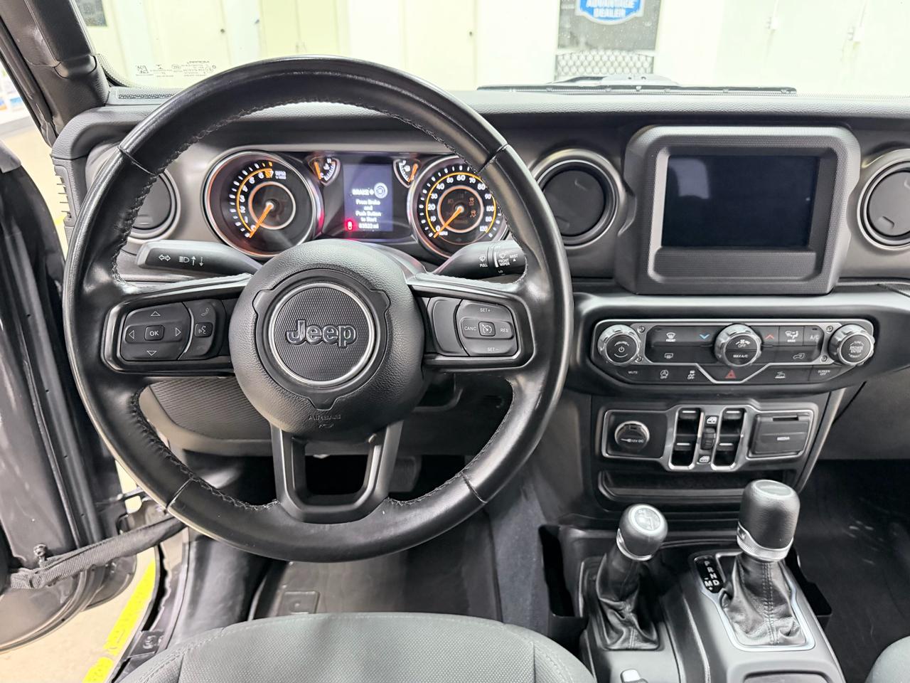 Jeep Gladiator Willys 4x4 2022