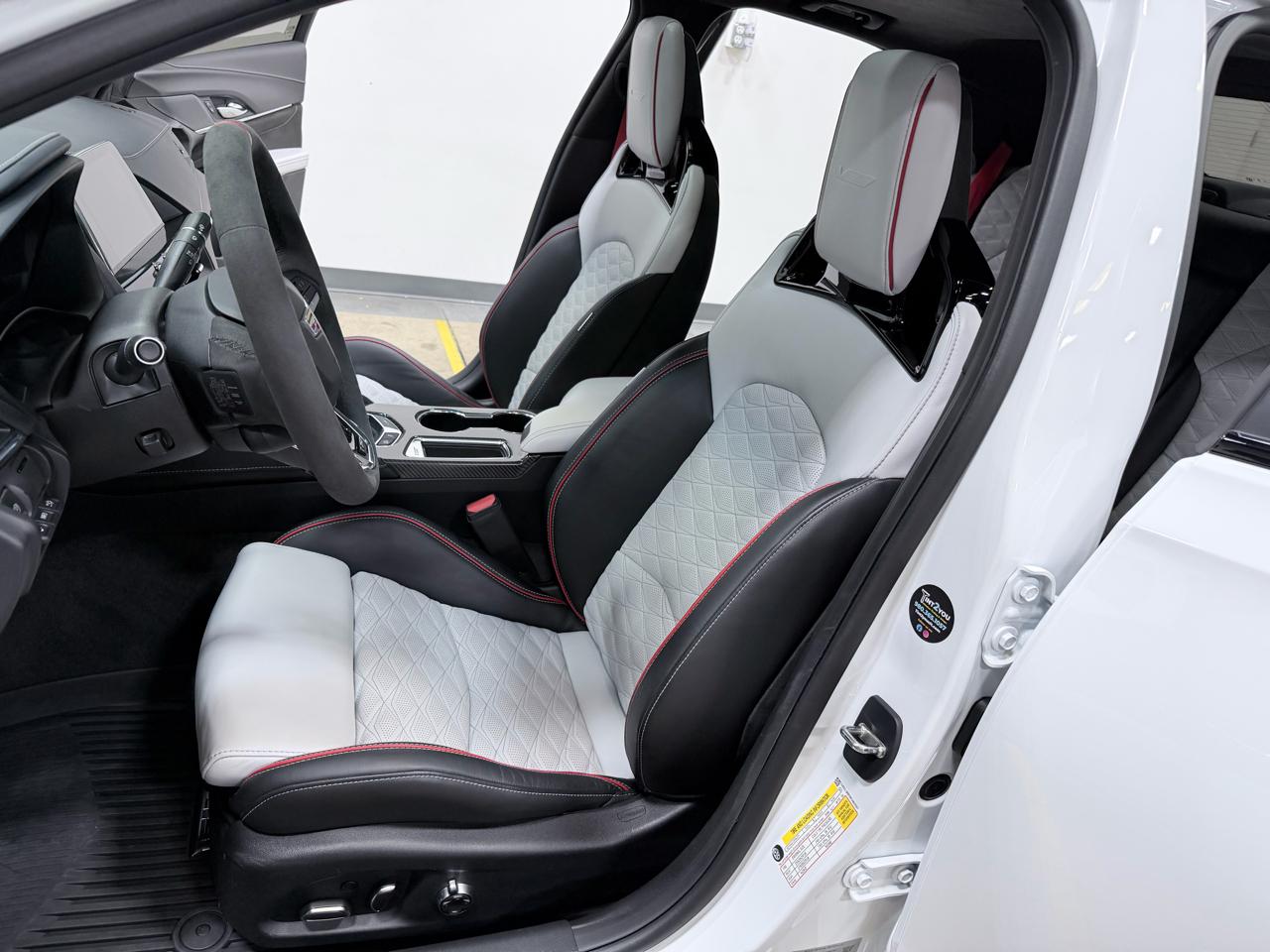 Cadillac CT4-V 4dr Sdn Blackwing 2023