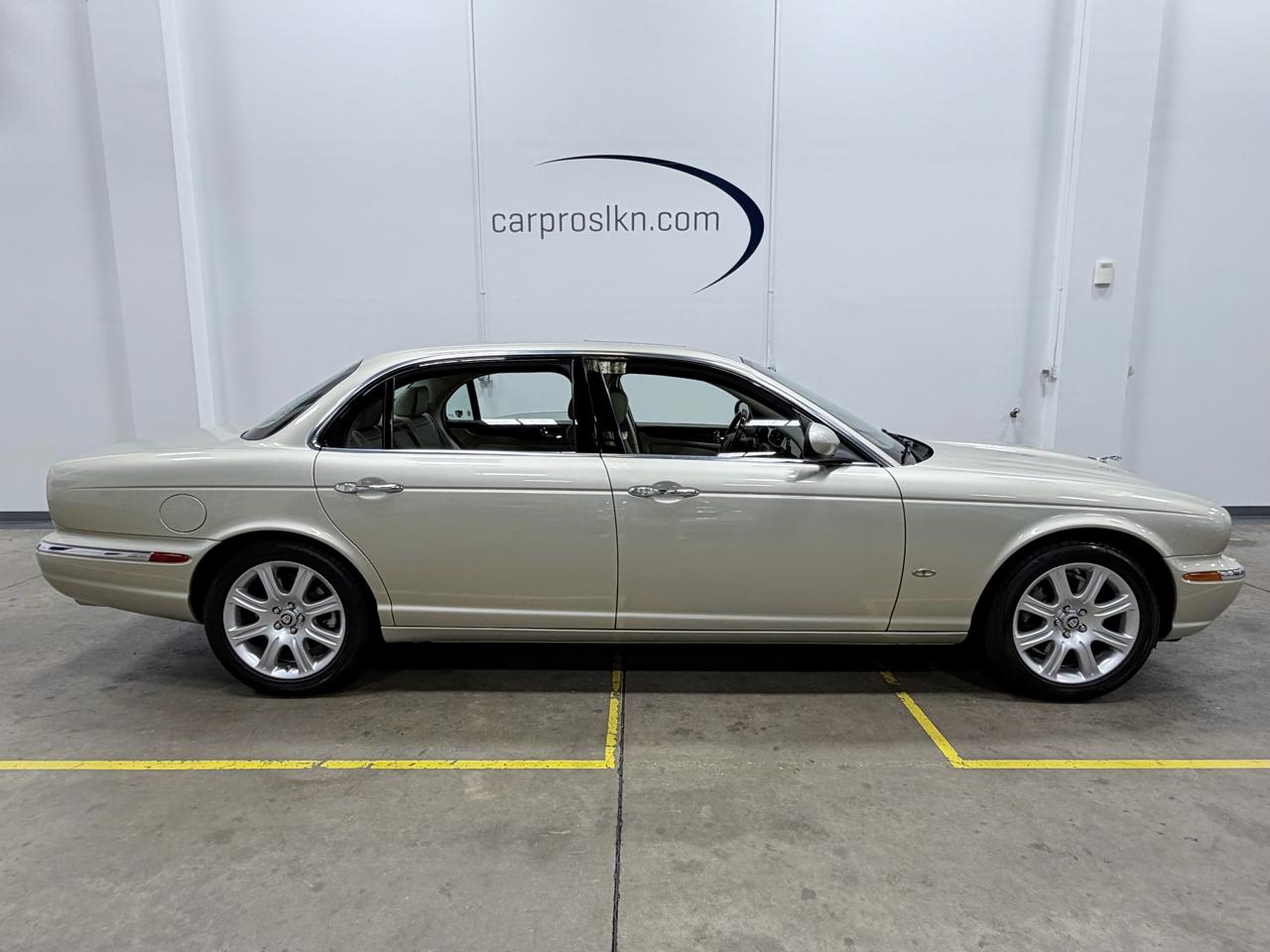 Jaguar XJ 4dr Sdn XJ8 LWB 2006