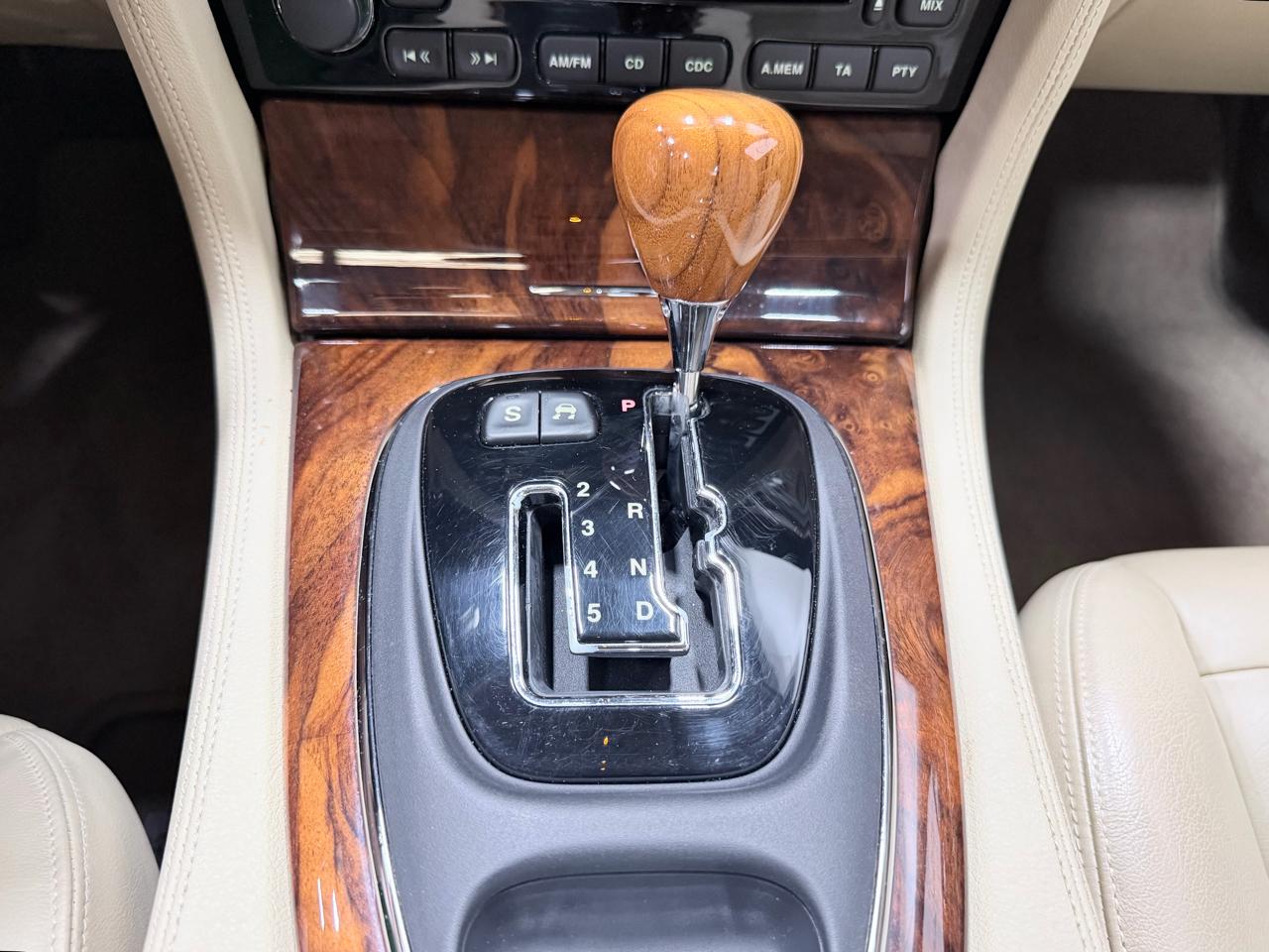 Jaguar XJ 4dr Sdn XJ8 LWB 2006
