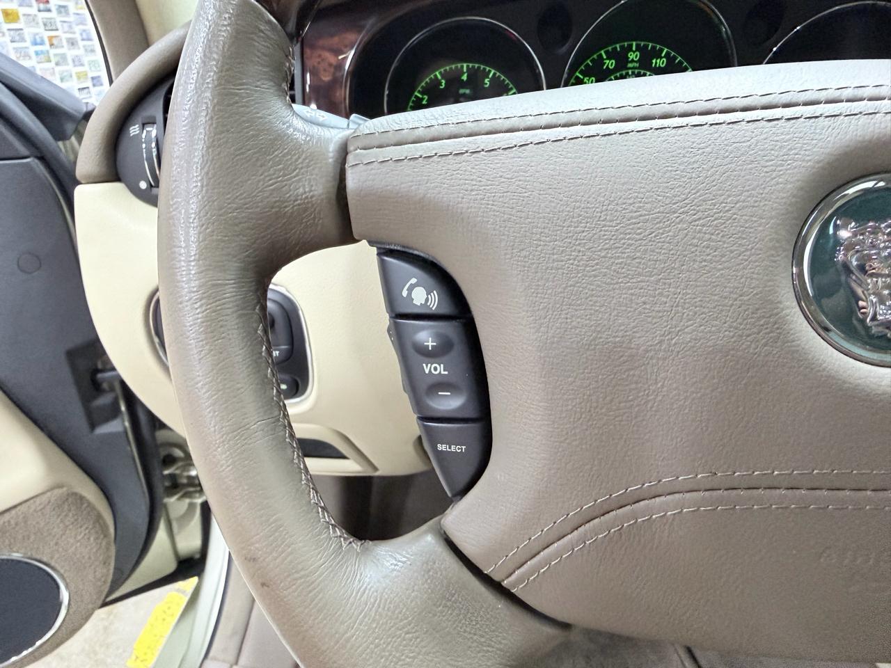 Jaguar XJ 4dr Sdn XJ8 LWB 2006