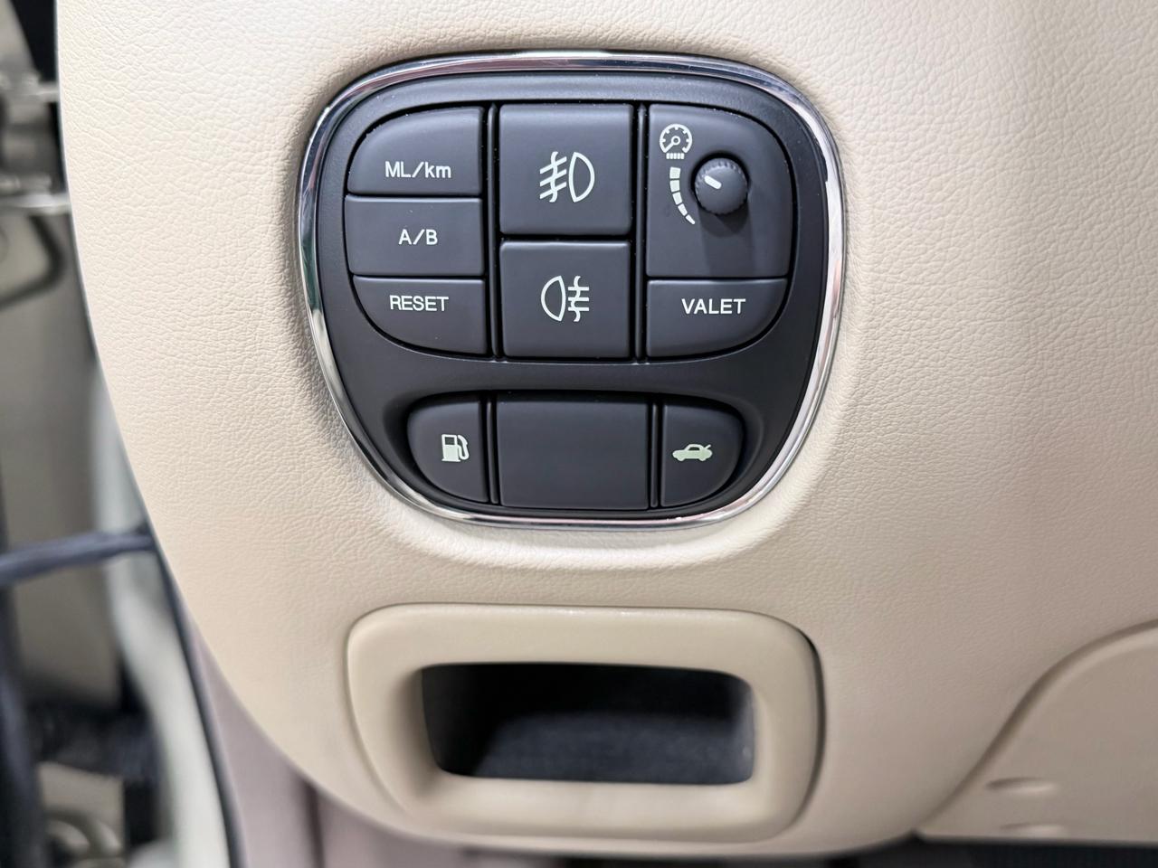 Jaguar XJ 4dr Sdn XJ8 LWB 2006