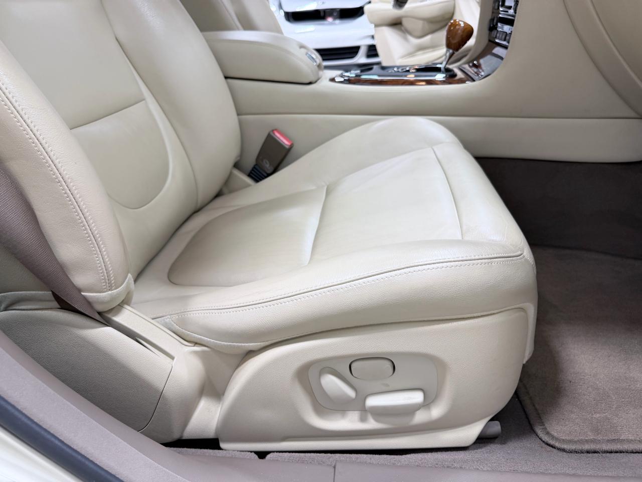 Jaguar XJ 4dr Sdn XJ8 LWB 2006