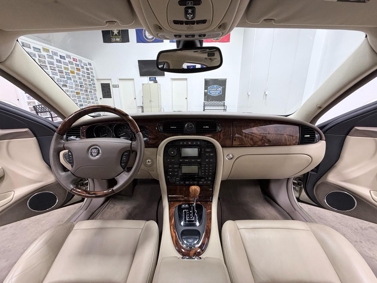 Jaguar XJ 4dr Sdn XJ8 LWB 2006