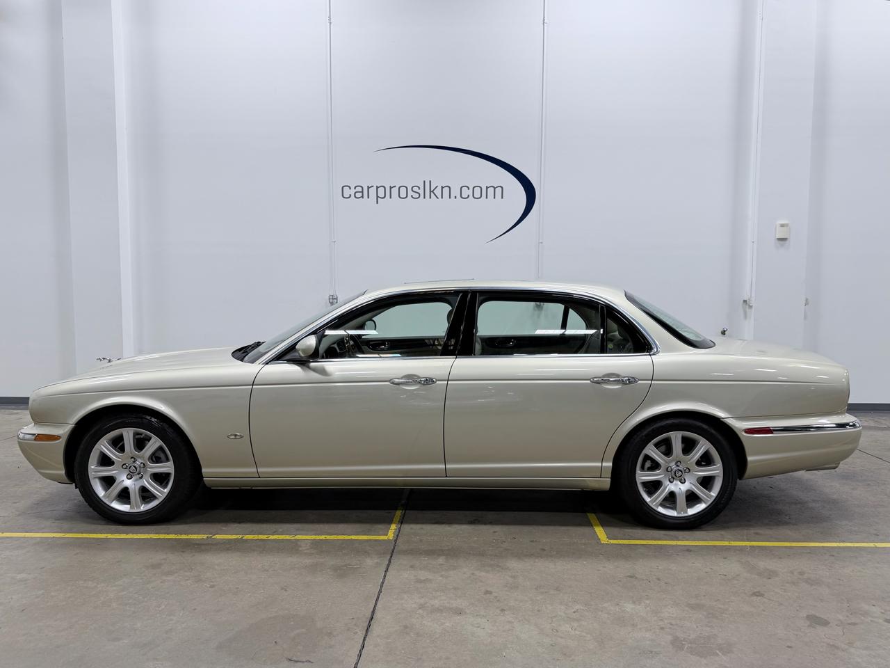 Jaguar XJ 4dr Sdn XJ8 LWB 2006