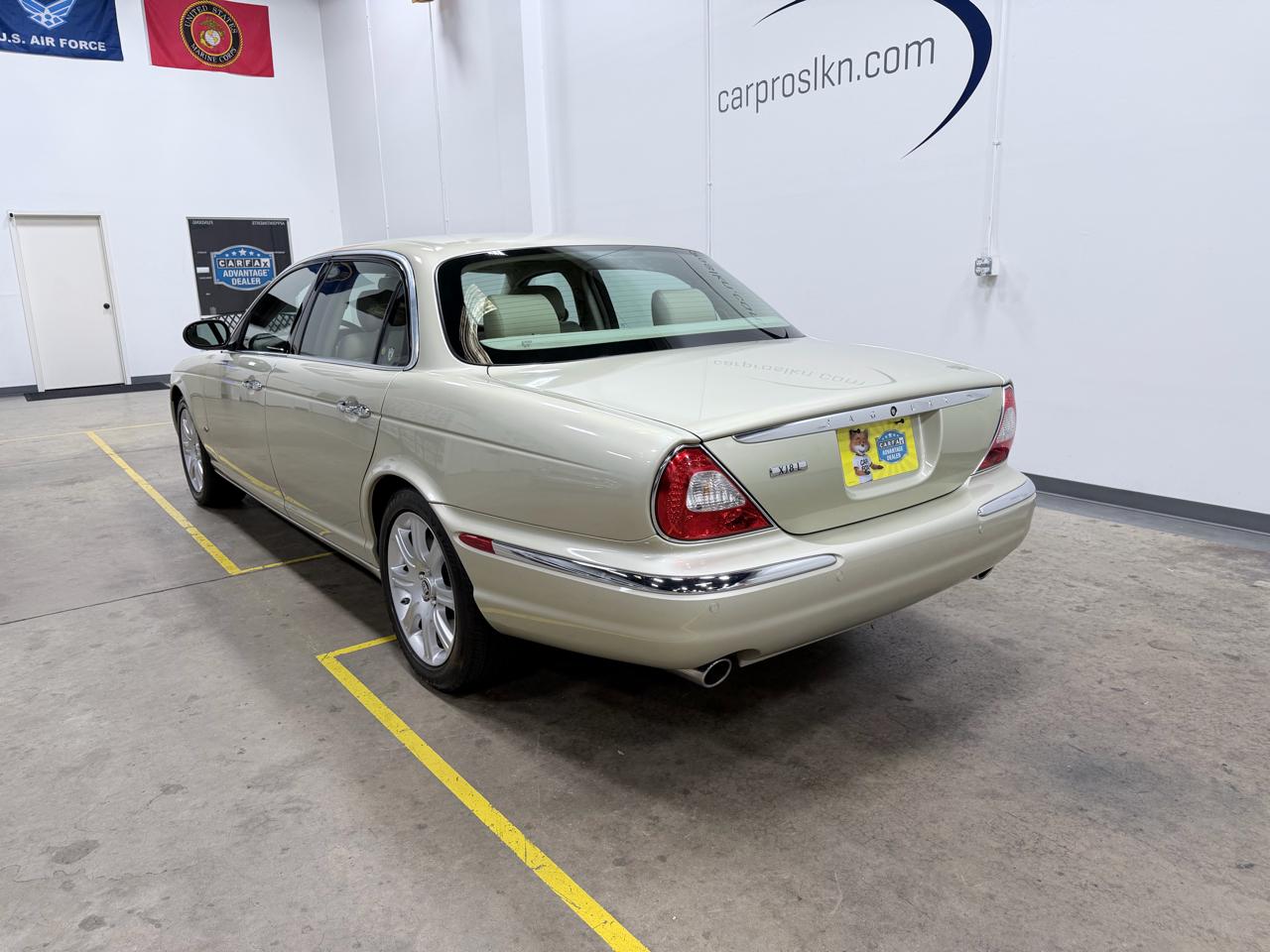 Jaguar XJ 4dr Sdn XJ8 LWB 2006