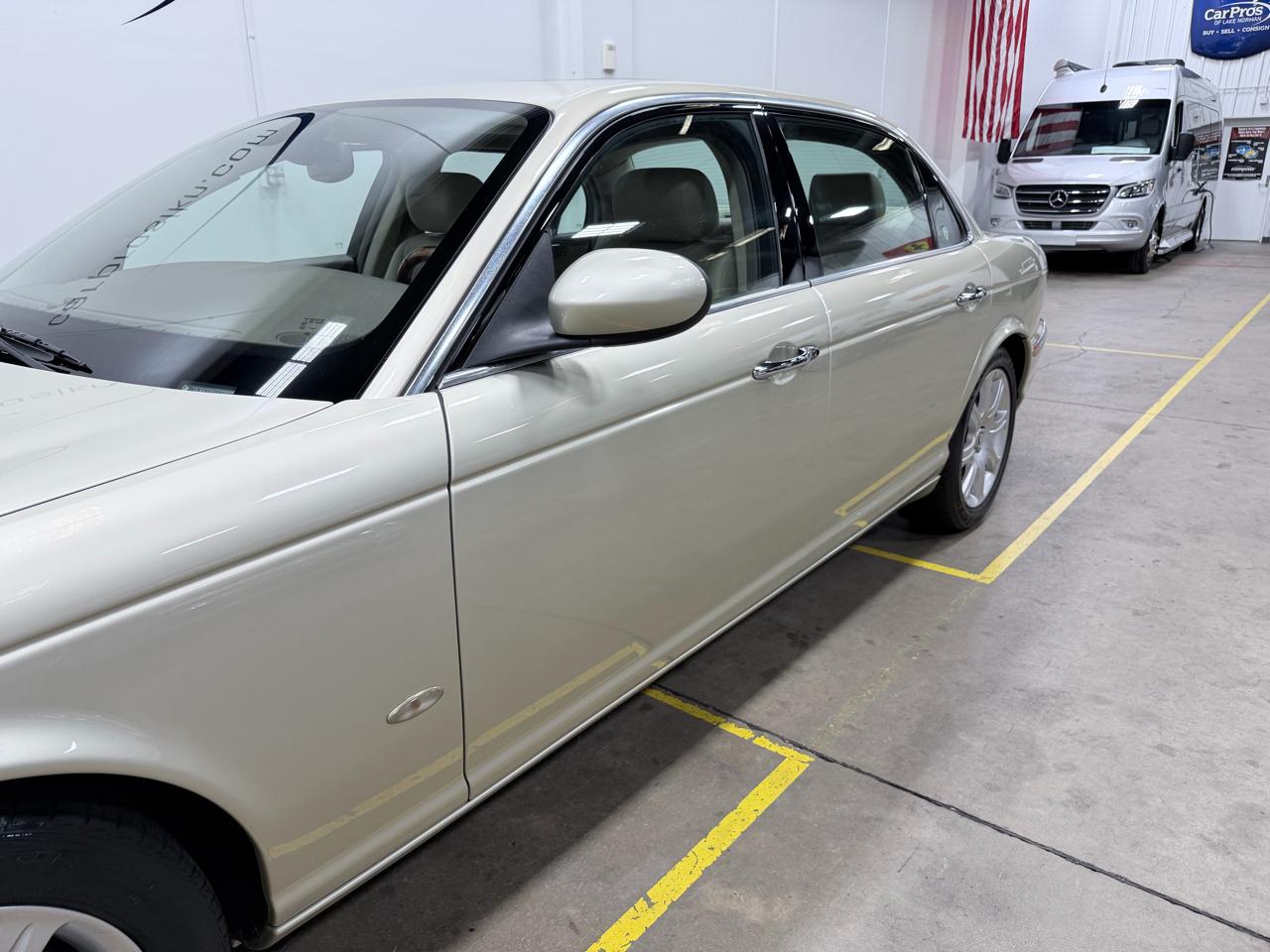 Jaguar XJ 4dr Sdn XJ8 LWB 2006