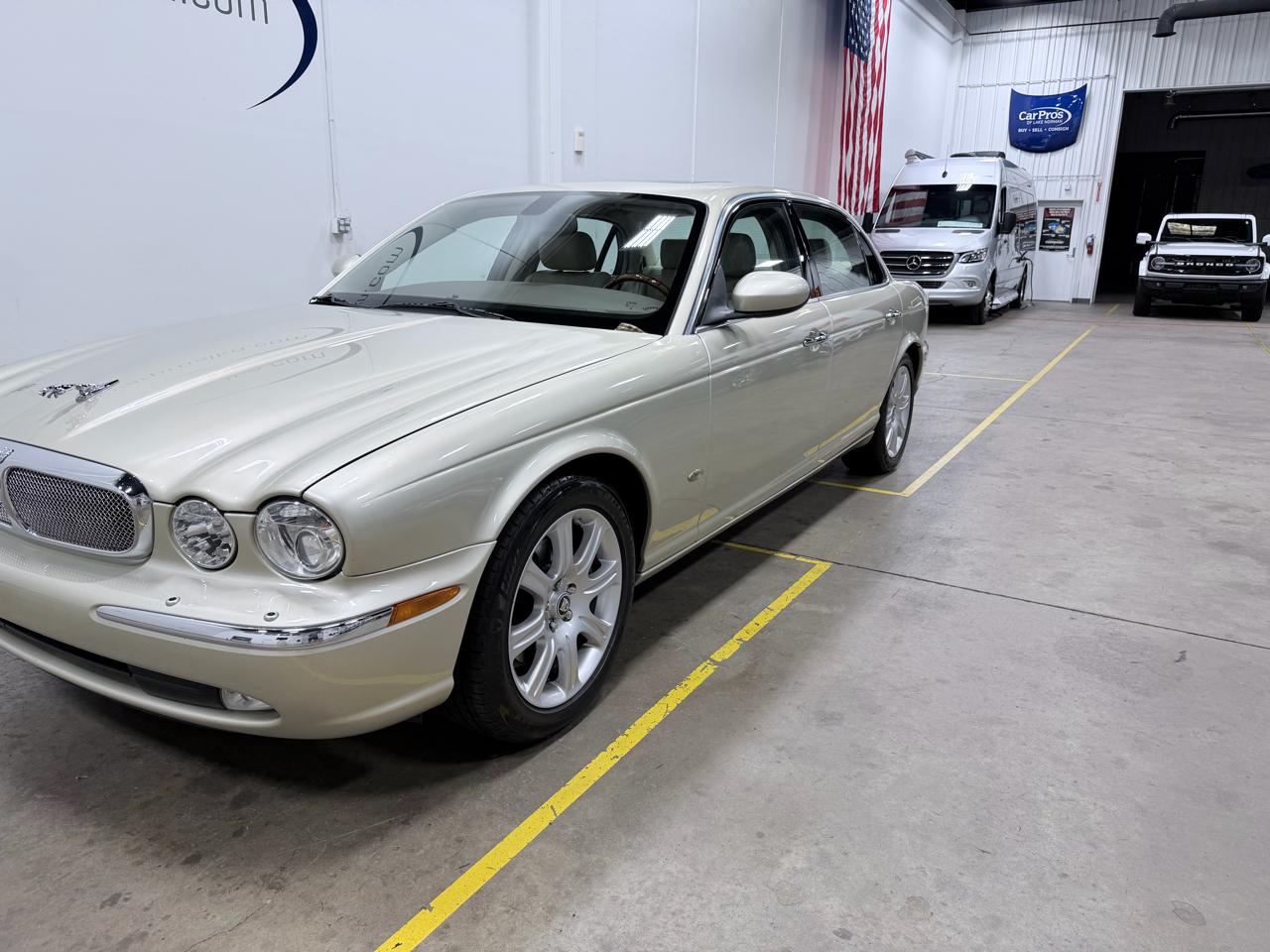 Jaguar XJ 4dr Sdn XJ8 LWB 2006