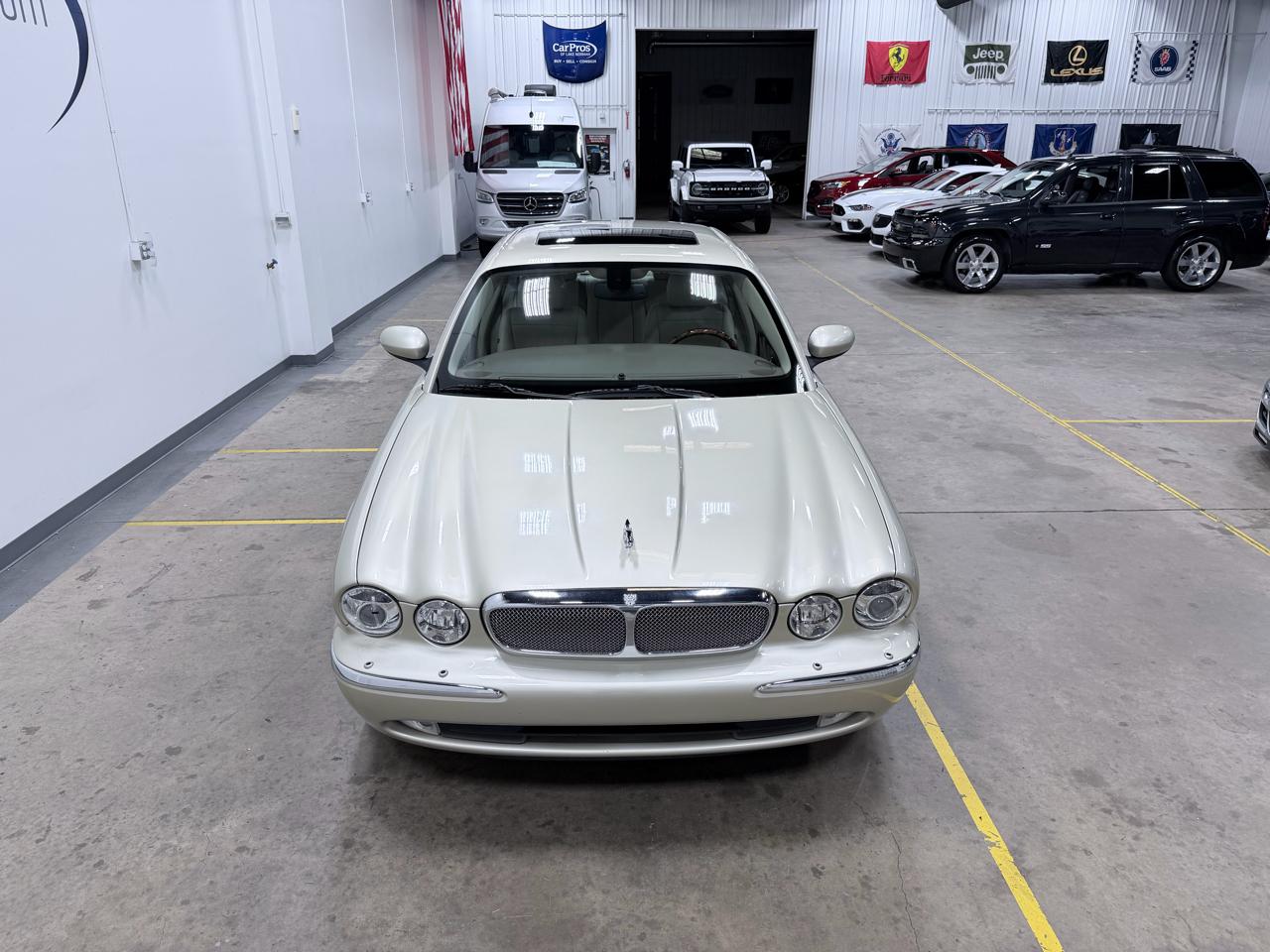 Jaguar XJ 4dr Sdn XJ8 LWB 2006