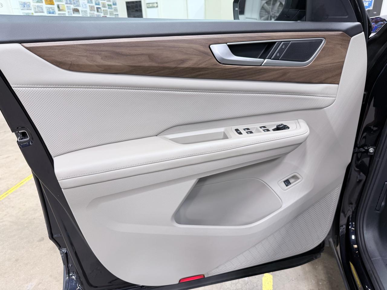 Volkswagen Atlas 2.0T SE w/Technology 4MOTION 2024