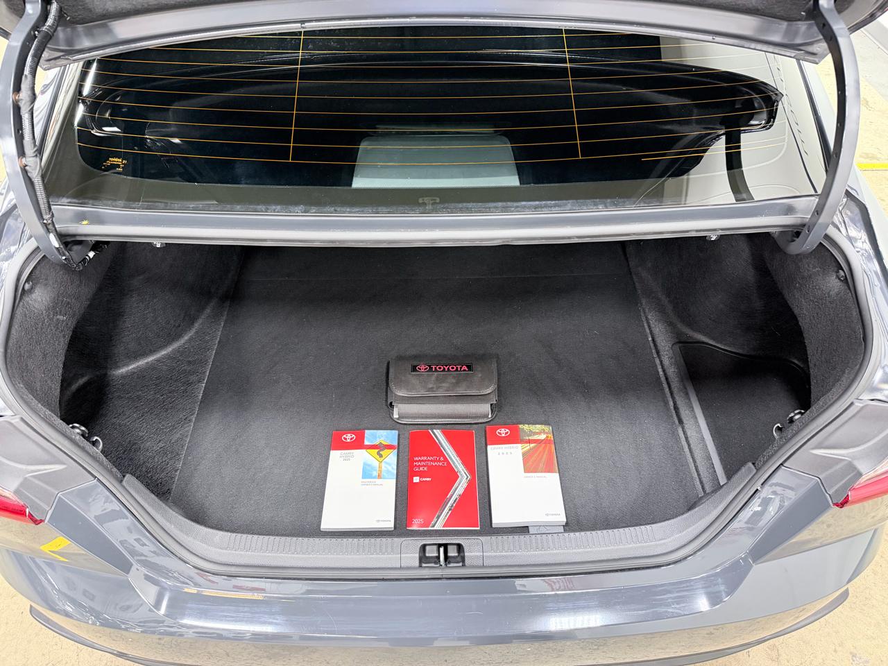 Toyota Camry XLE (Natl) 2025