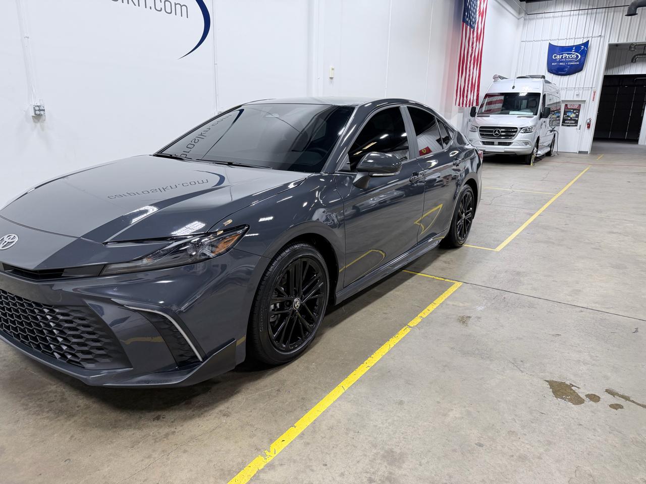 Toyota Camry XLE (Natl) 2025
