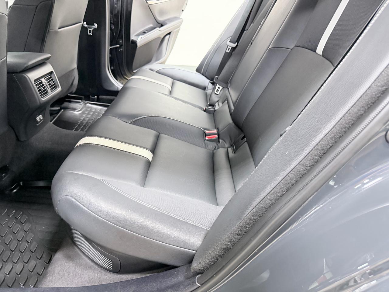 Toyota Camry XLE (Natl) 2025