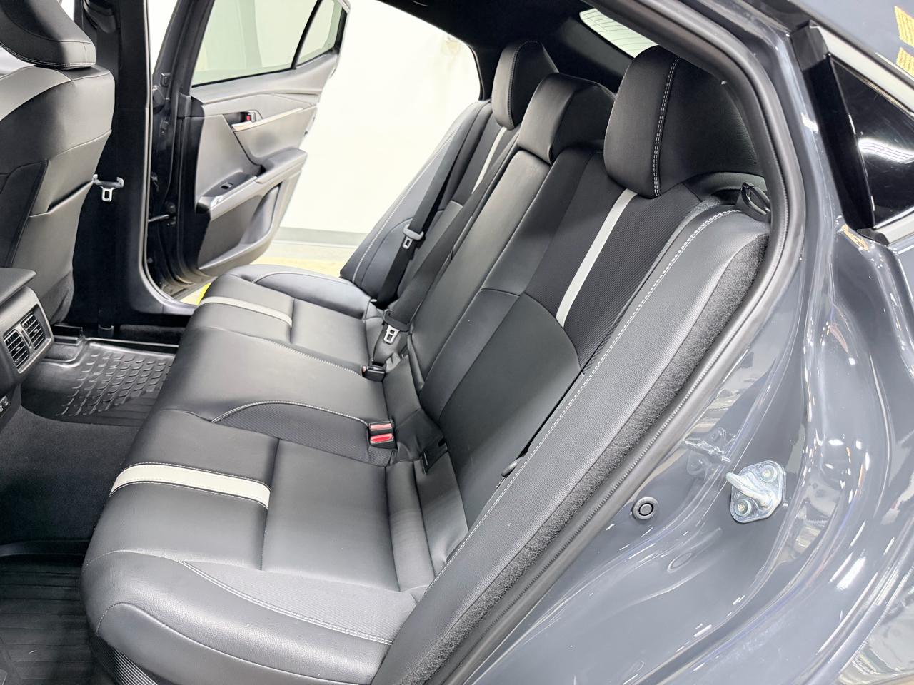Toyota Camry XLE (Natl) 2025