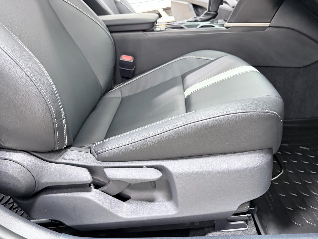 Toyota Camry XLE (Natl) 2025