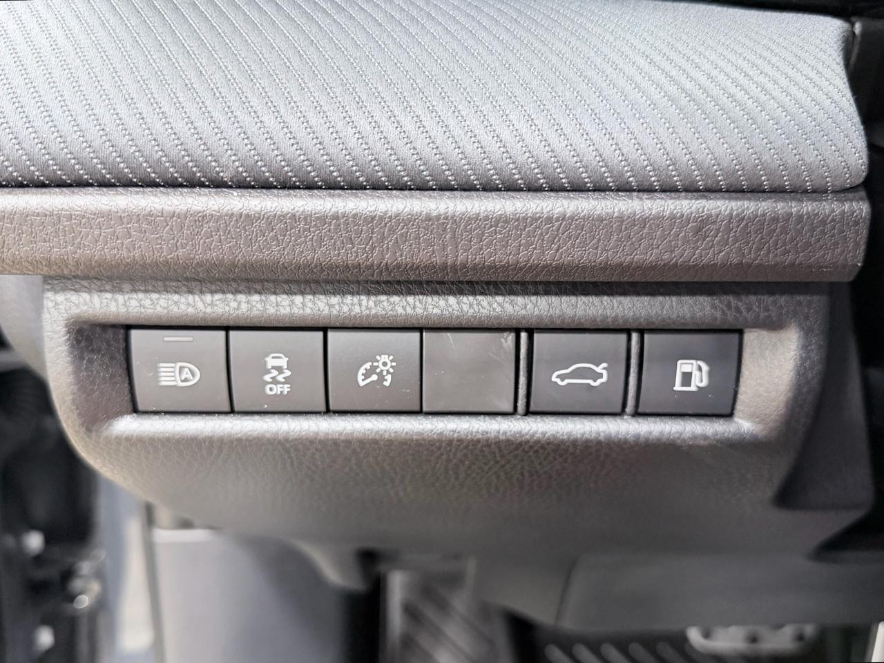Toyota Camry XLE (Natl) 2025