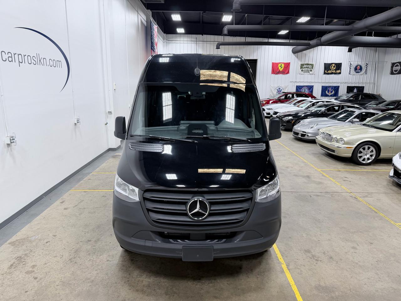 Mercedes-Benz Sprinter Passenger Van 2500 High Roof I4 Diesel 170" RWD 2025