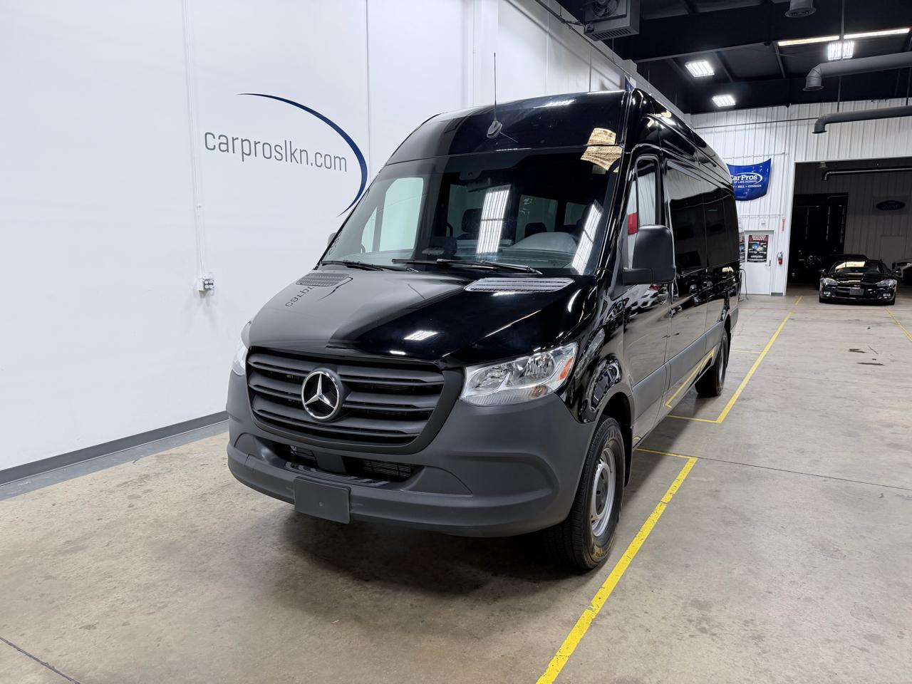 Mercedes-Benz Sprinter Passenger Van 2500 High Roof I4 Diesel 170" RWD 2025