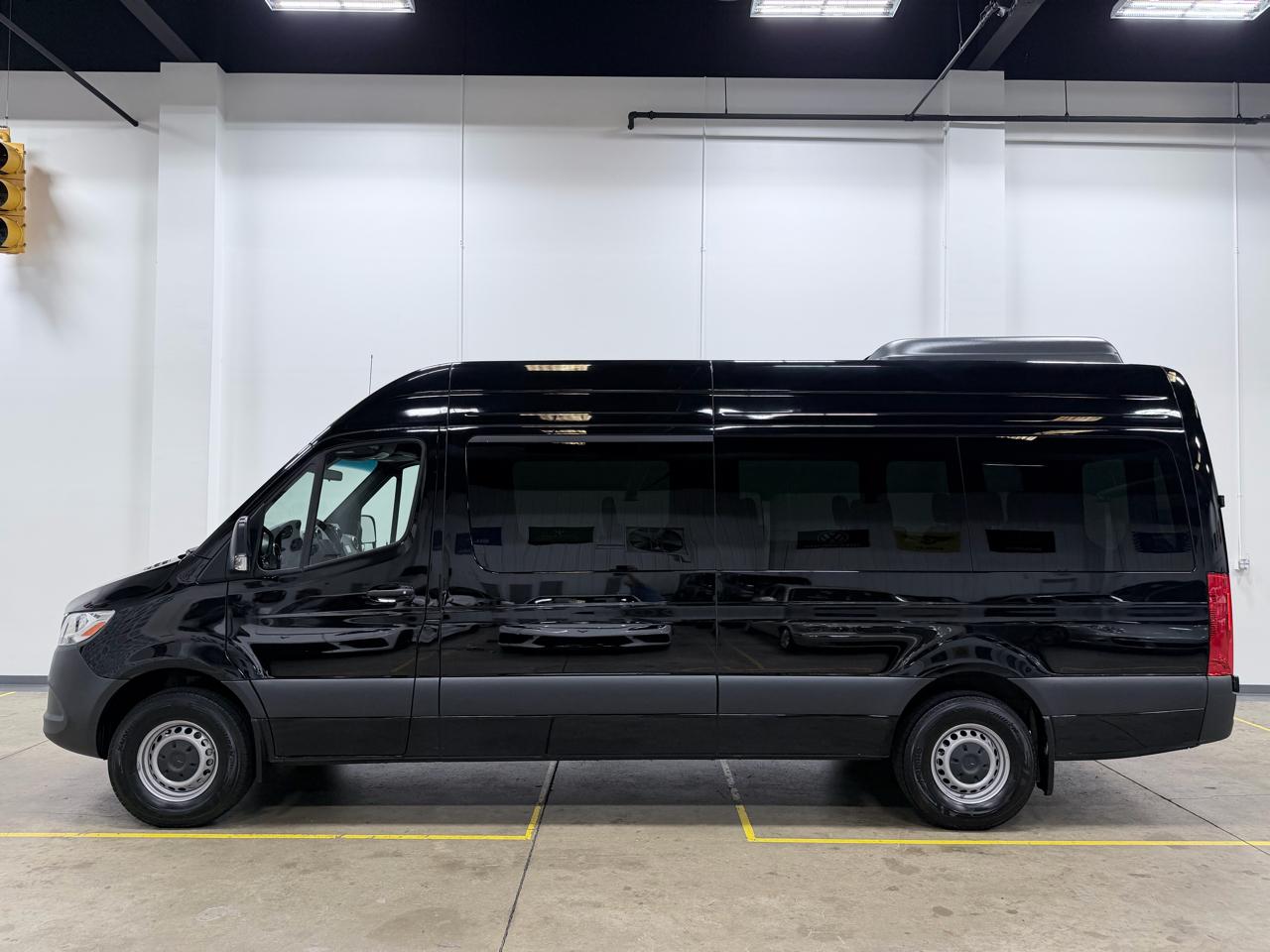 Mercedes-Benz Sprinter Passenger Van 2500 High Roof I4 Diesel 170" RWD 2025