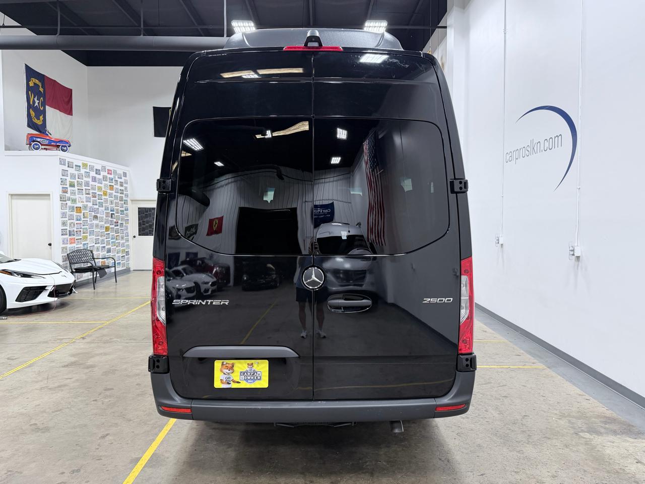 Mercedes-Benz Sprinter Passenger Van 2500 High Roof I4 Diesel 170" RWD 2025