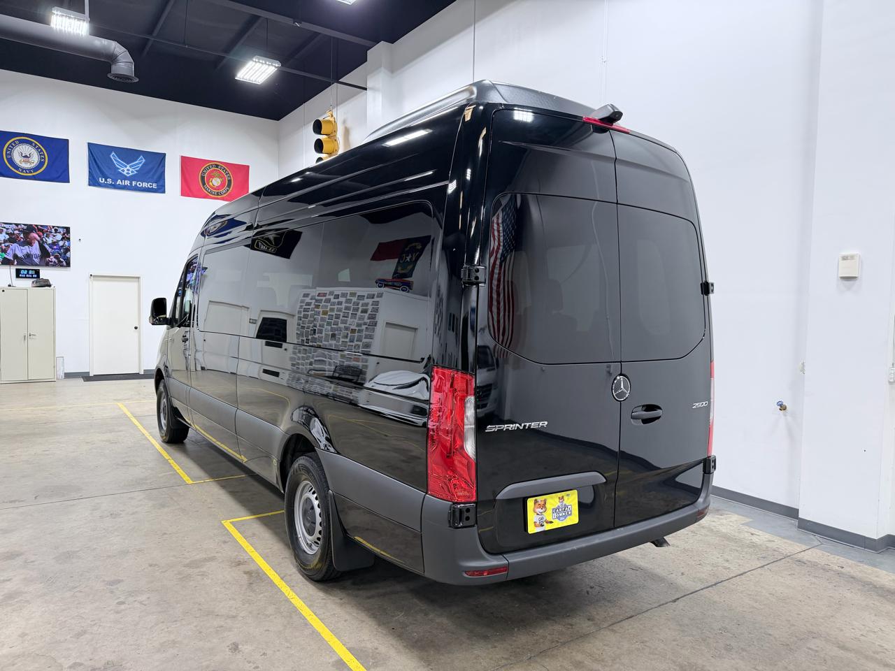 Mercedes-Benz Sprinter Passenger Van 2500 High Roof I4 Diesel 170" RWD 2025