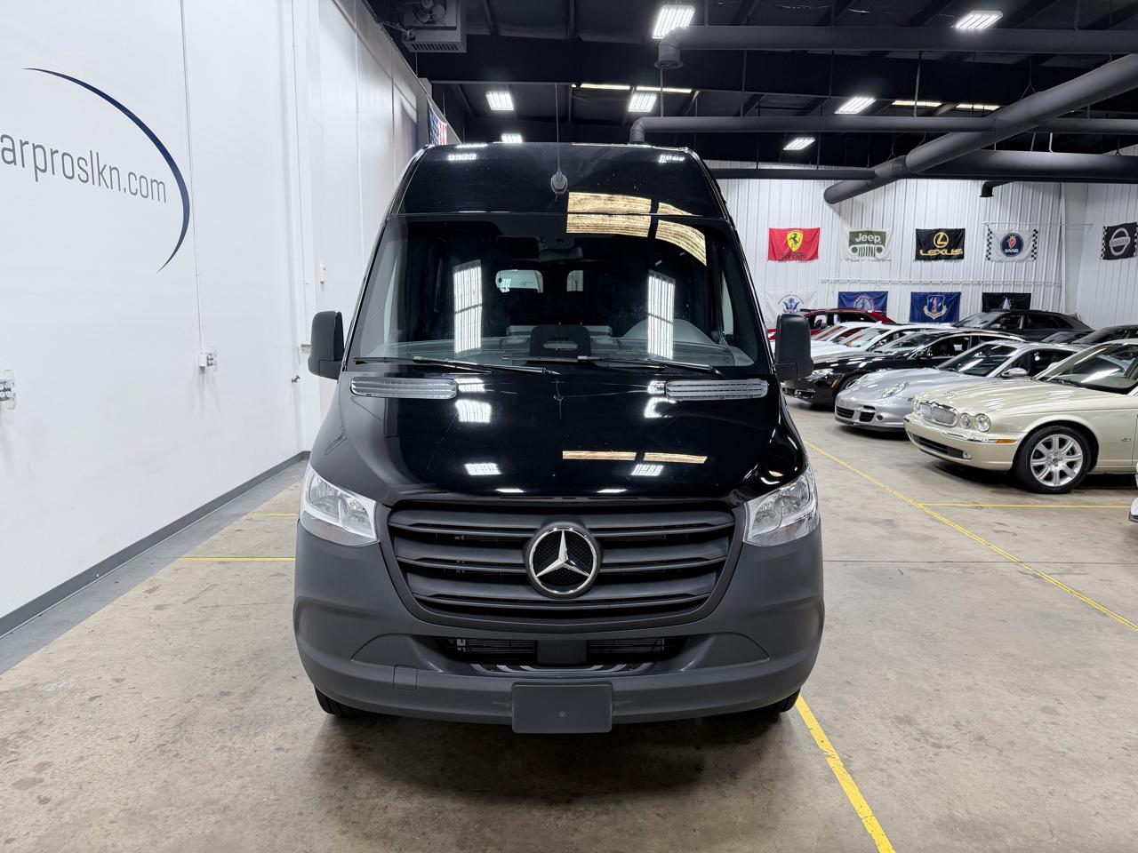 Mercedes-Benz Sprinter Passenger Van 2500 High Roof I4 Diesel 170" RWD 2025