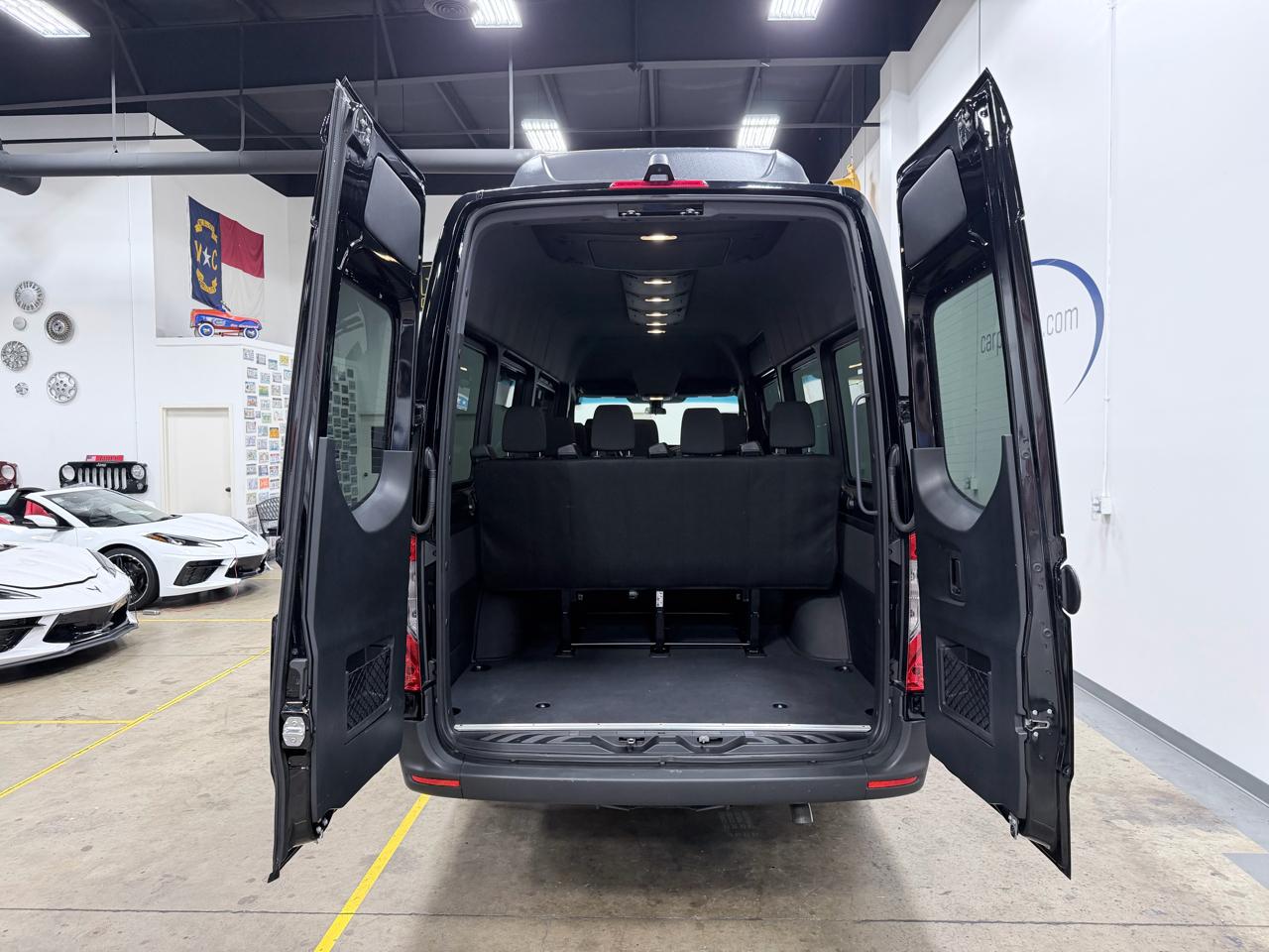 Mercedes-Benz Sprinter Passenger Van 2500 High Roof I4 Diesel 170" RWD 2025