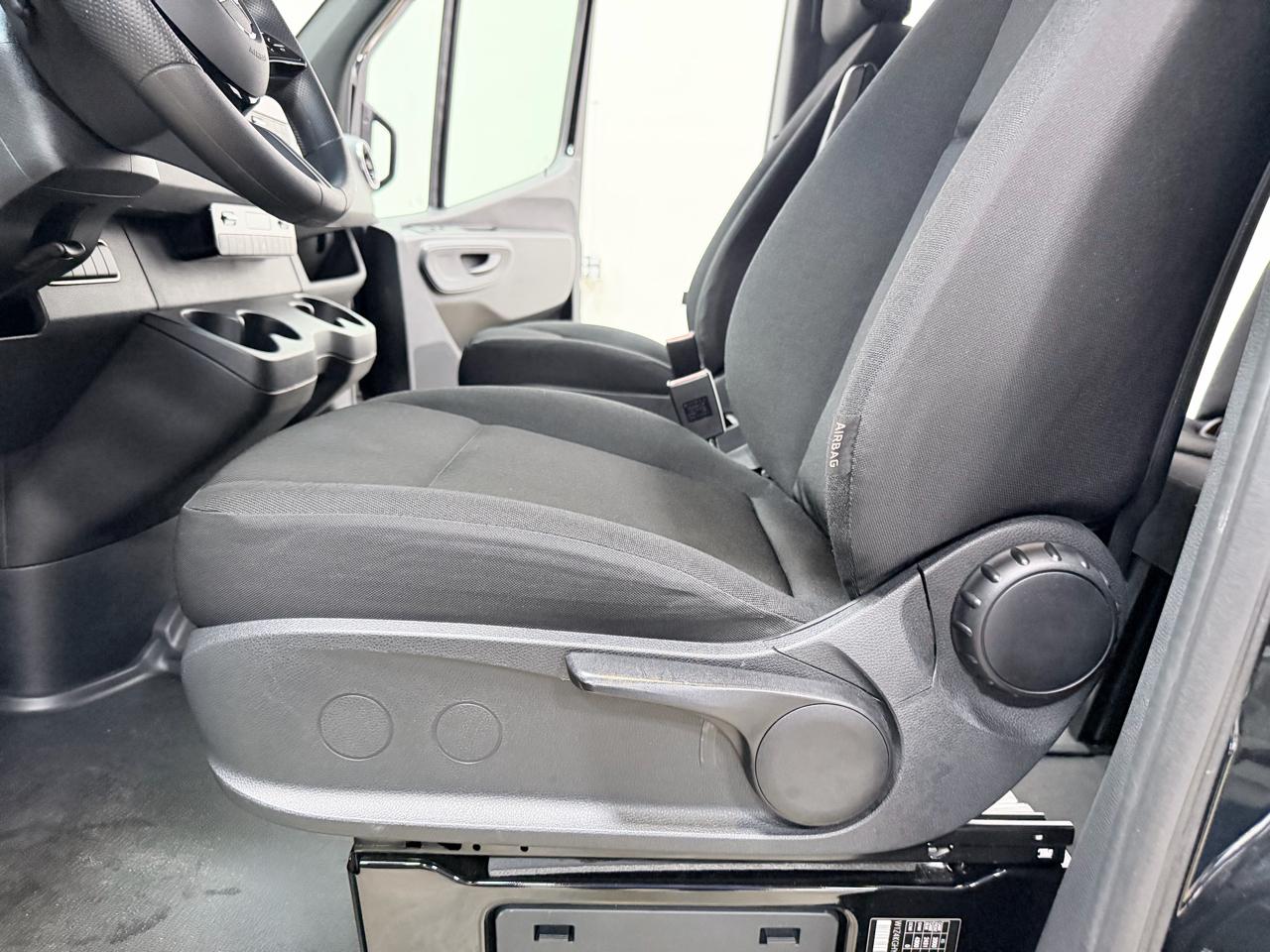 Mercedes-Benz Sprinter Passenger Van 2500 High Roof I4 Diesel 170" RWD 2025