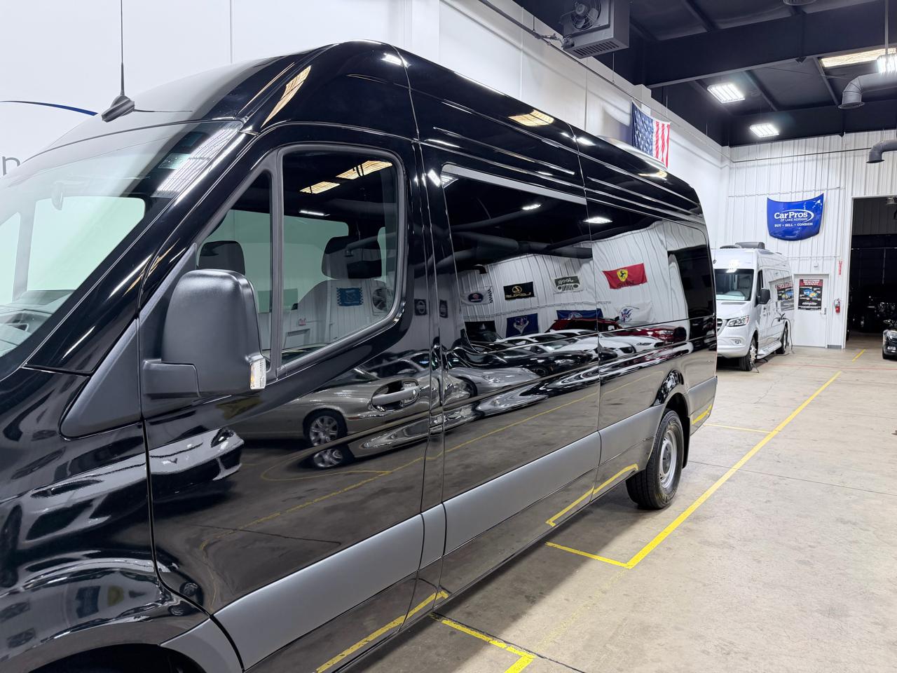 Mercedes-Benz Sprinter Passenger Van 2500 High Roof I4 Diesel 170" RWD 2025