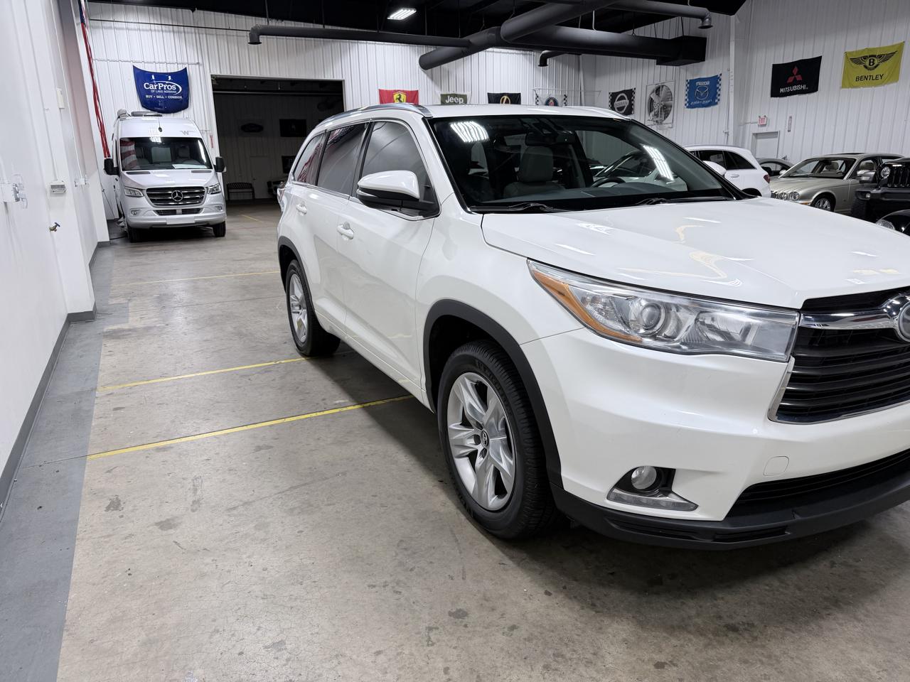 Toyota Highlander FWD 4dr V6 Limited (Natl) 2016