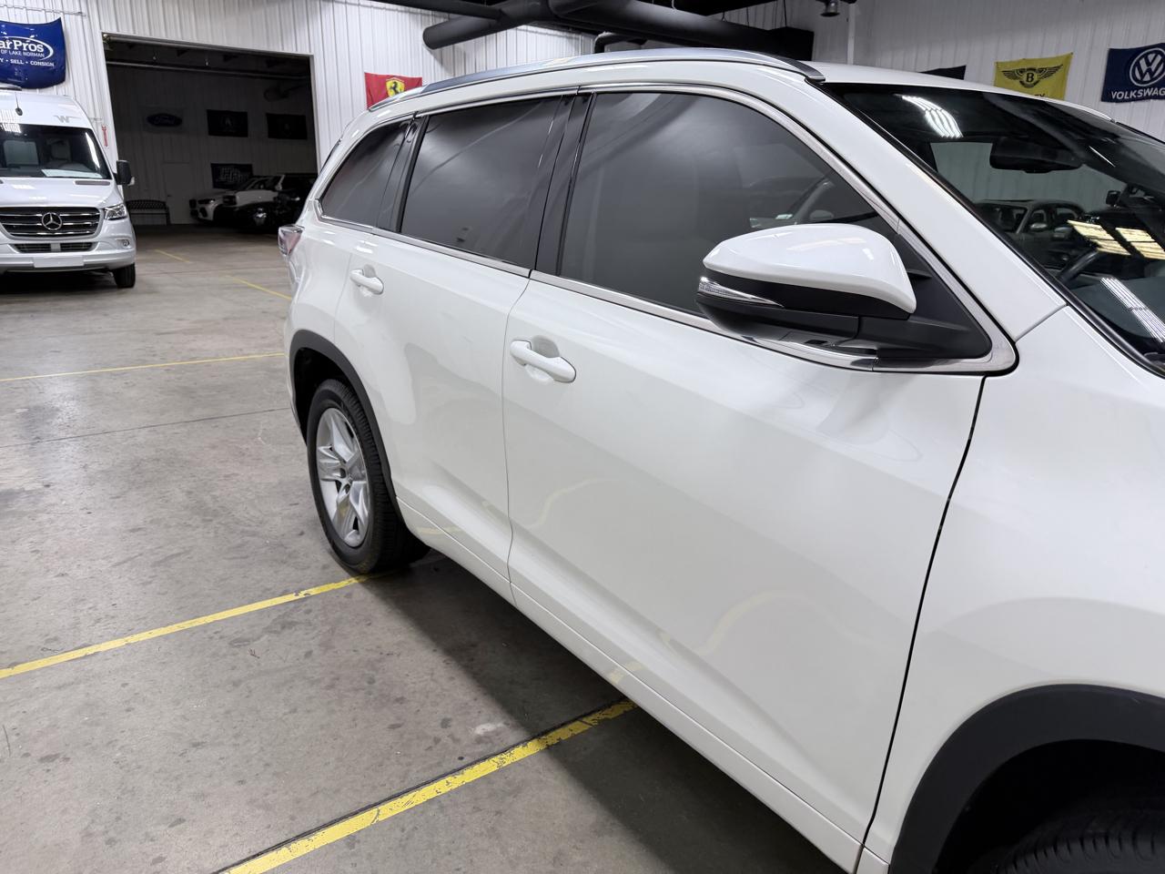 Toyota Highlander FWD 4dr V6 Limited (Natl) 2016