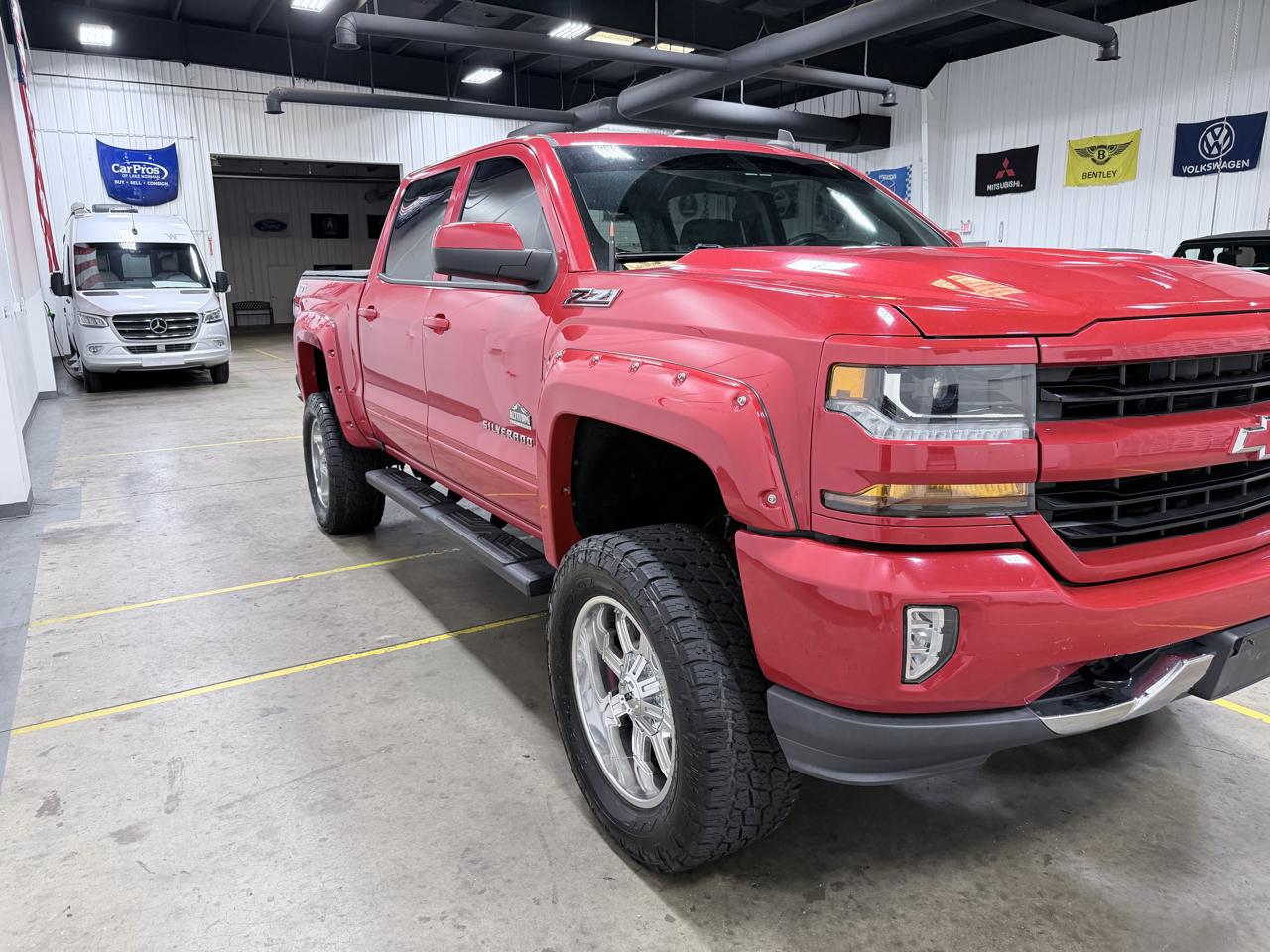 Chevrolet Silverado 1500 4WD Crew Cab 143.5" LT w/2LT 2018