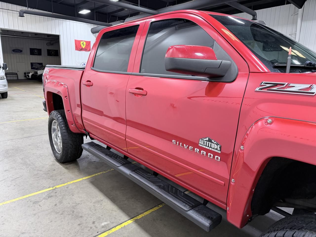 Chevrolet Silverado 1500 4WD Crew Cab 143.5" LT w/2LT 2018