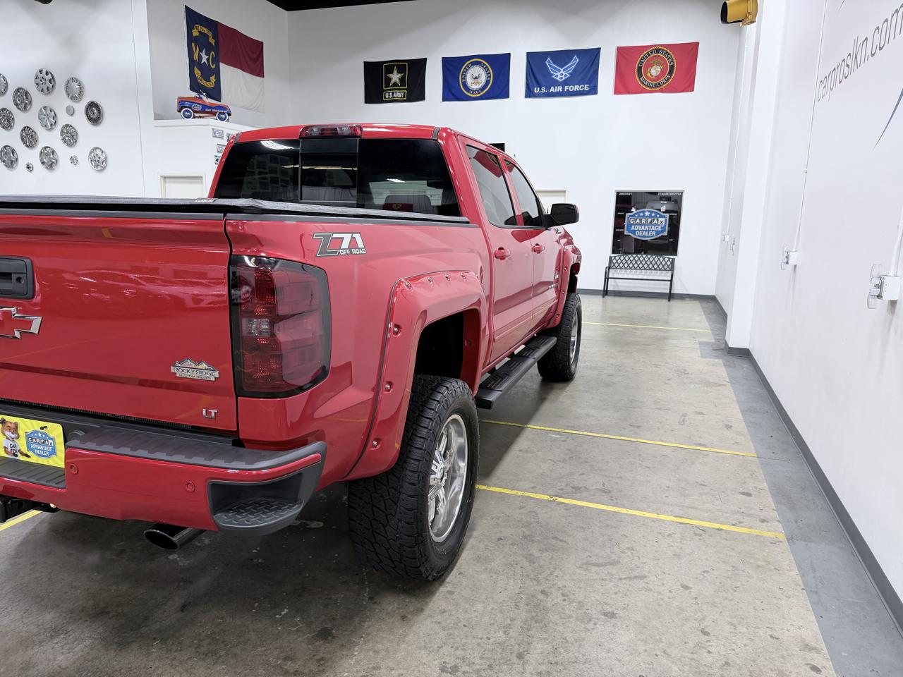Chevrolet Silverado 1500 4WD Crew Cab 143.5" LT w/2LT 2018