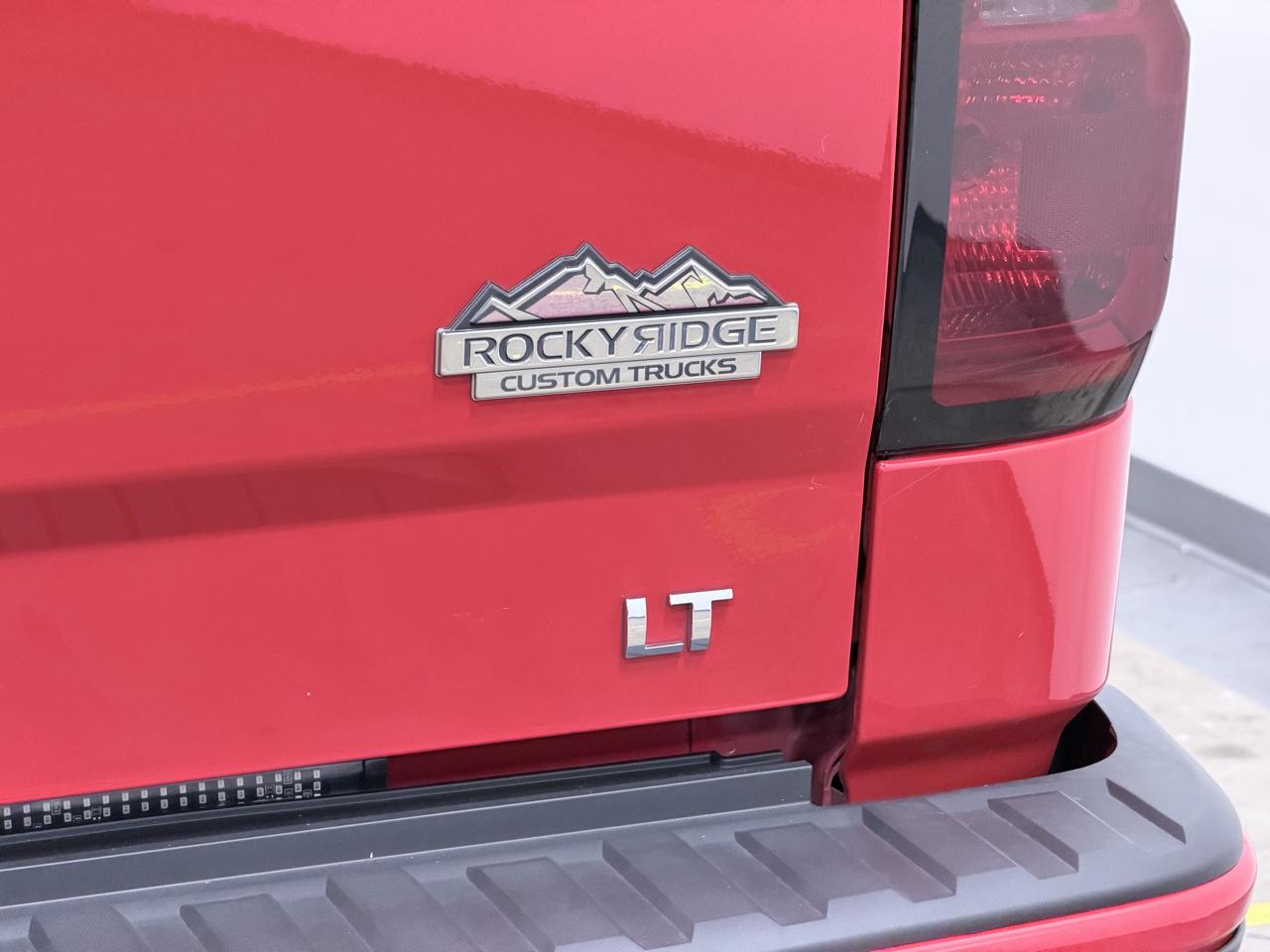 Chevrolet Silverado 1500 4WD Crew Cab 143.5" LT w/2LT 2018