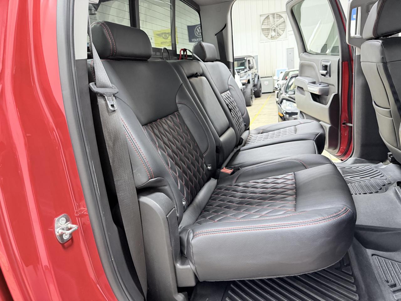 Chevrolet Silverado 1500 4WD Crew Cab 143.5" LT w/2LT 2018