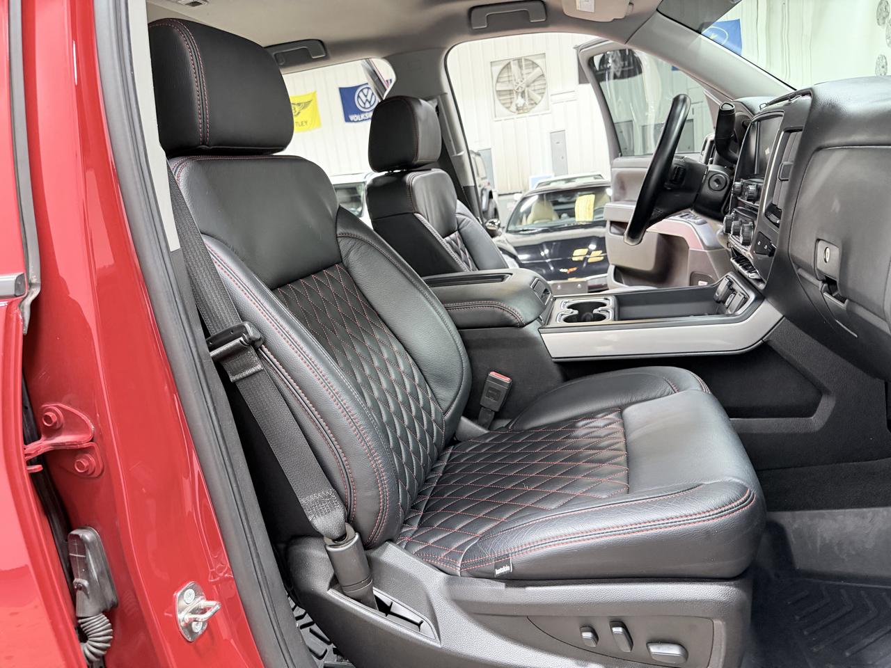 Chevrolet Silverado 1500 4WD Crew Cab 143.5" LT w/2LT 2018